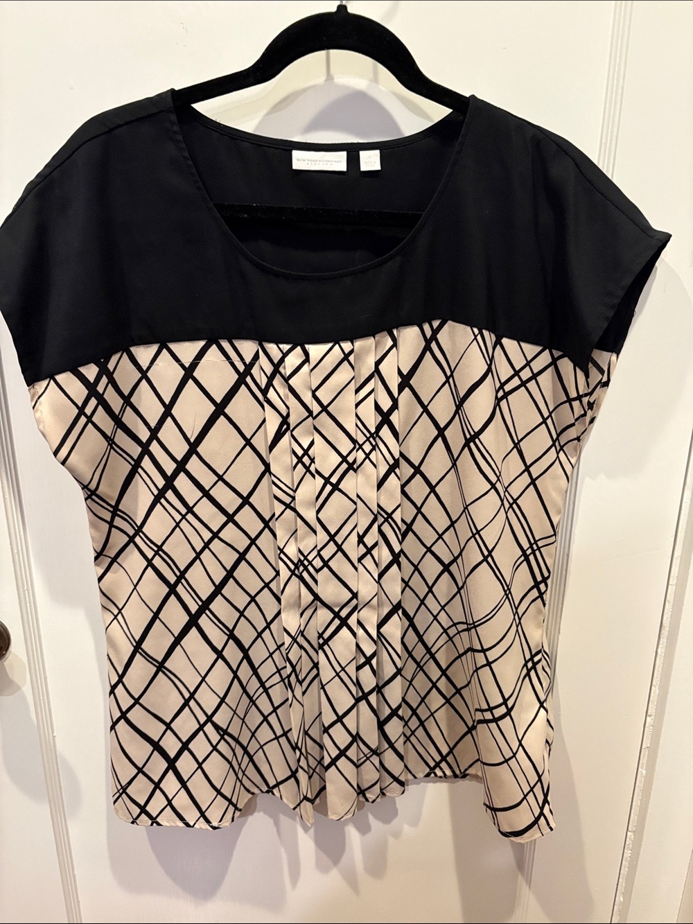 New York & Company Black and Beige Abstract Grid Pleated Blouse BN512